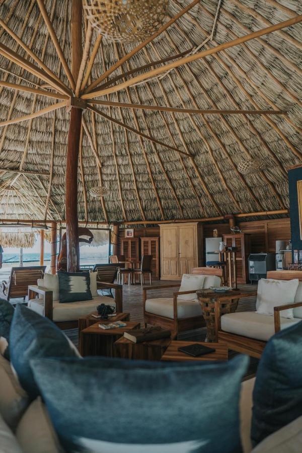 Готель Royal Belize Thatch Caye Екстер'єр фото